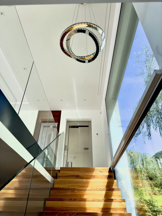 Exklusive 2.5-Zimmer-Villa mit Pool und Seeblick in Arth 10