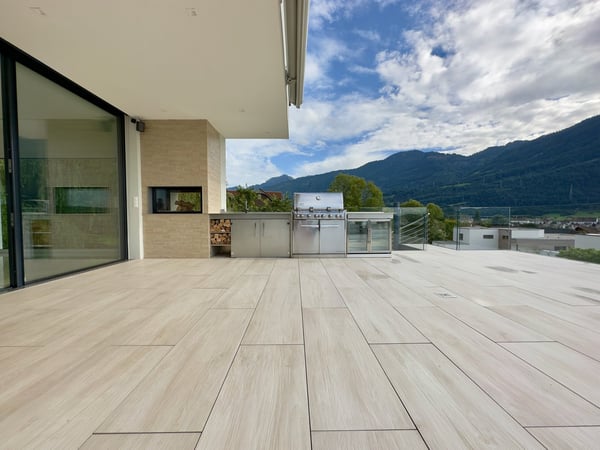 Exklusive 2.5-Zimmer-Villa mit Pool und Seeblick in Arth 3