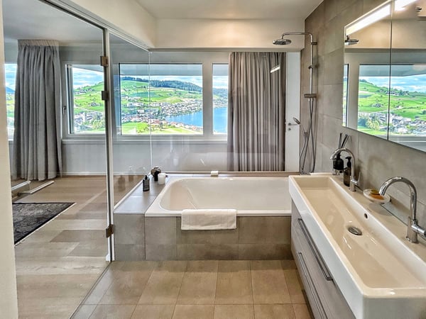 Exklusive 1.5-Zimmer-Eigentumswohnung mit unverbaubarer Seesicht 10