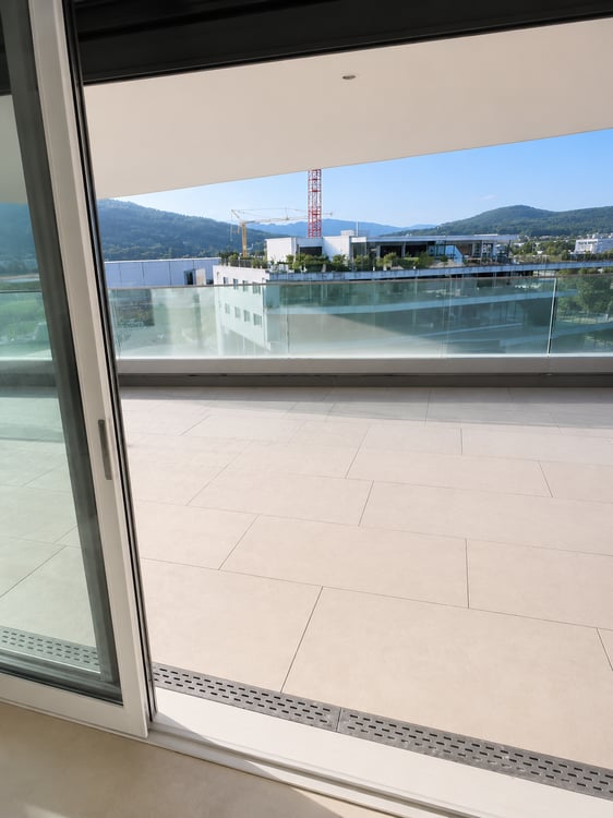 Luxus pur – Exklusive 4.5-Zimmer-Terrassenwohnung in Rothrist 12
