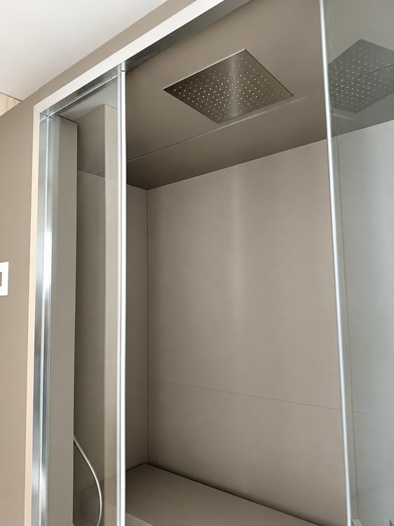 Exklusive 4.5-Zimmer-Terrassenwohnung mit Weitsicht und ultraluxuriösem Ausbau 11