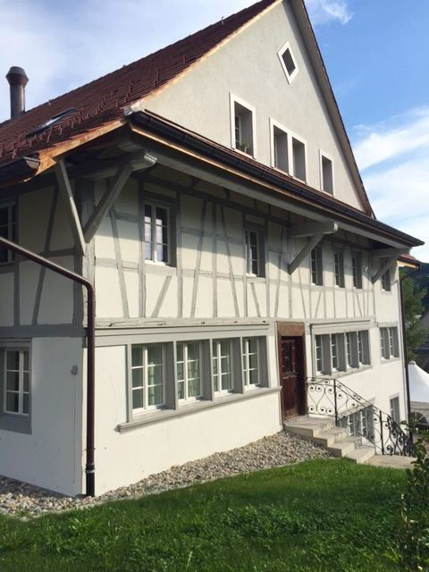 Charmante 3.5 Zimmer-Wohnung in umgebautem Bauernhaus 1