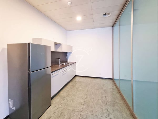 Affittiamo locale amministrativo di 222.25 mq 7