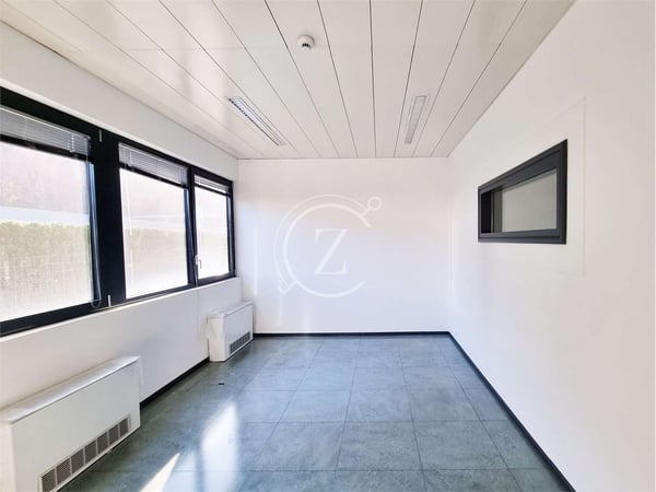 Affittiamo locale amministrativo di 300 mq 4