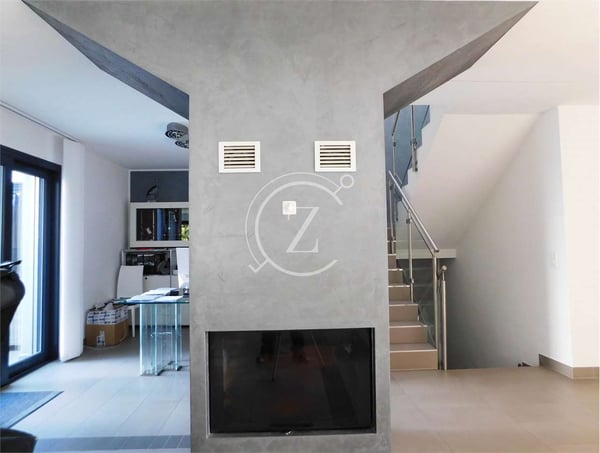 Moderna casa con piscina a Bedano 8
