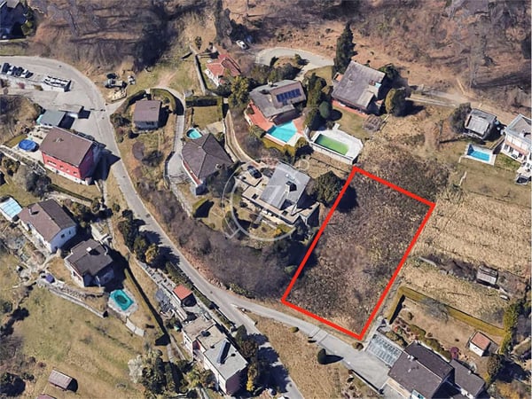 Terreno panoramico a Vernate con licenza edilizia 2