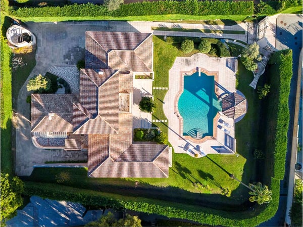 LUSSUOSA VILLA PROVENZALE IN UNA TENUTA RECINTATA 7