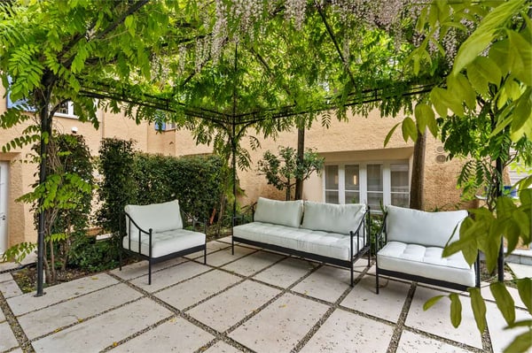 magnifica villa art déco in una tenuta sicura 8