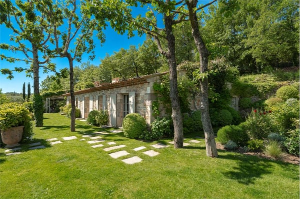 SPLENDIDO CASALE PROVENZALE CON VISTA PANORAMICA. 3