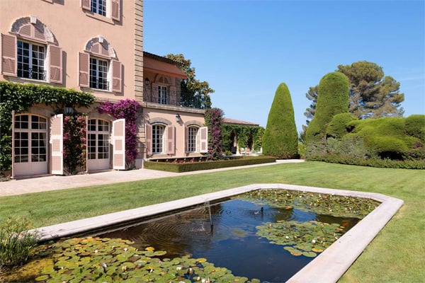 UNA PROPRIETÀ D'ECCEZIONE TRA MOUGINS E VALBONNE 2
