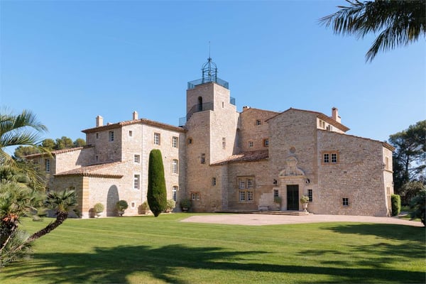 UNA PROPRIETÀ D'ECCEZIONE TRA MOUGINS E VALBONNE 13