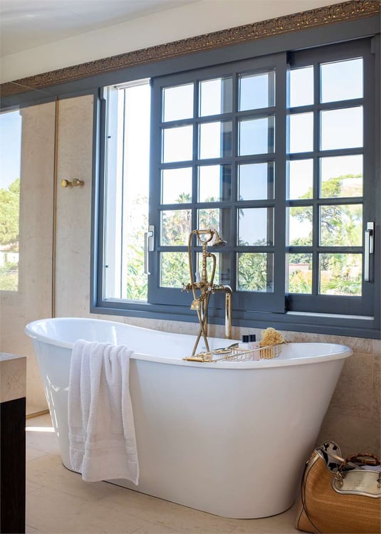VILLA DI CAP D'ANTIBES IN UN CONTESTO ECCEZIONALE 12