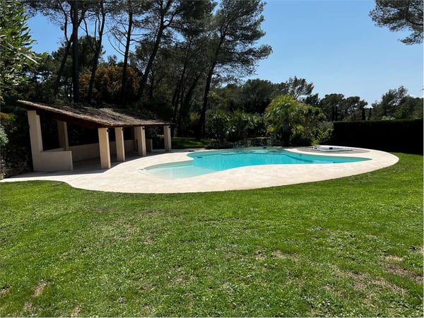 Bellissima villa vicino a Mougins 10