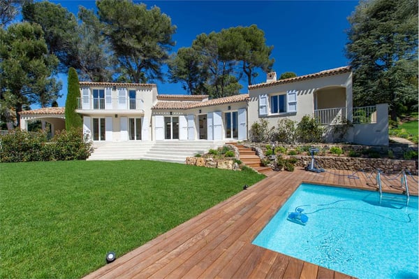 Villa lussuosamente ristrutturata con piscina 2