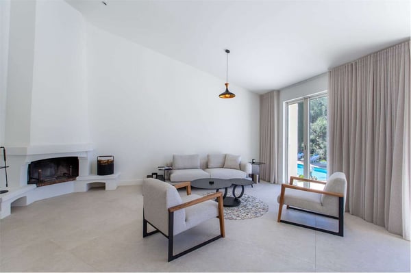 Villa lussuosamente ristrutturata con piscina 9