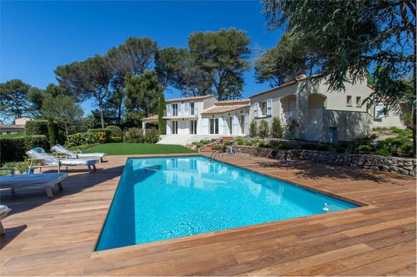 Villa lussuosamente ristrutturata con piscina
