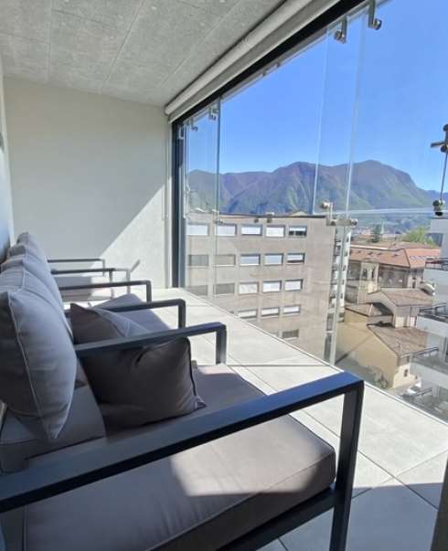 Vendesi appartamento moderno attico 2.5 locali a Lugano-Possibile Sec 2
