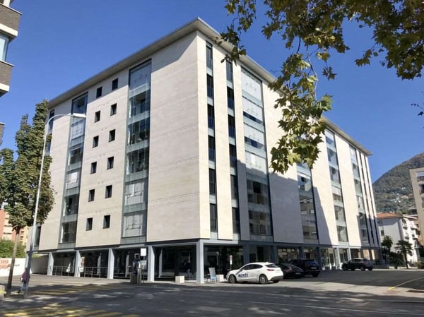Vendesi appartamento 2.5 locali in centro città di Lugano in edificio 5