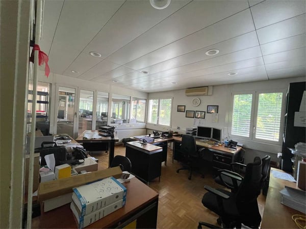 Proponiamo spazio commerciale, divisibile in PPP 4