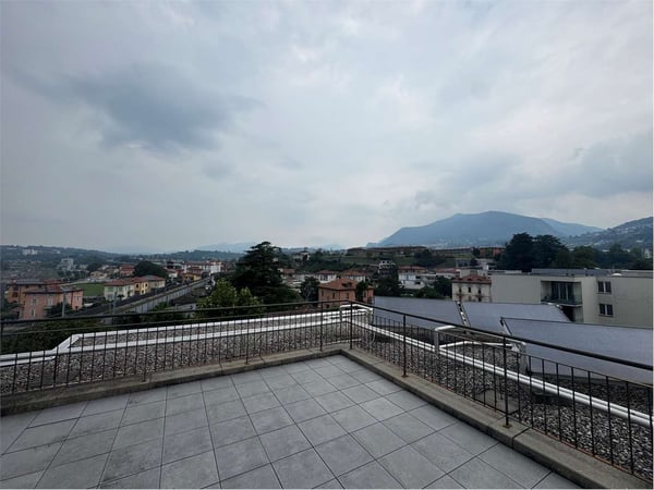 Attico riservato e luminoso 1.5 a Balerna 1