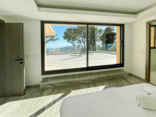 Villa contemporanea vista mare 11
