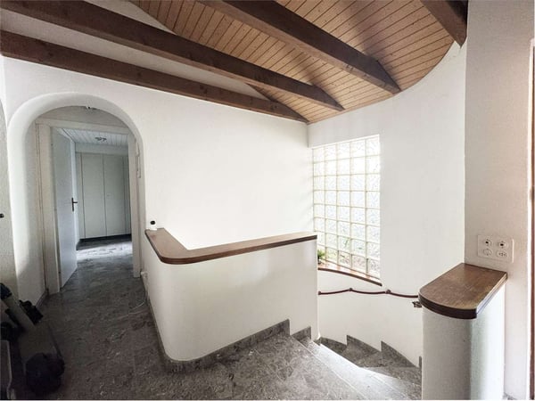 Vendesi Villa Storica a Magliaso immersa nel verde lontana dal traffic 6