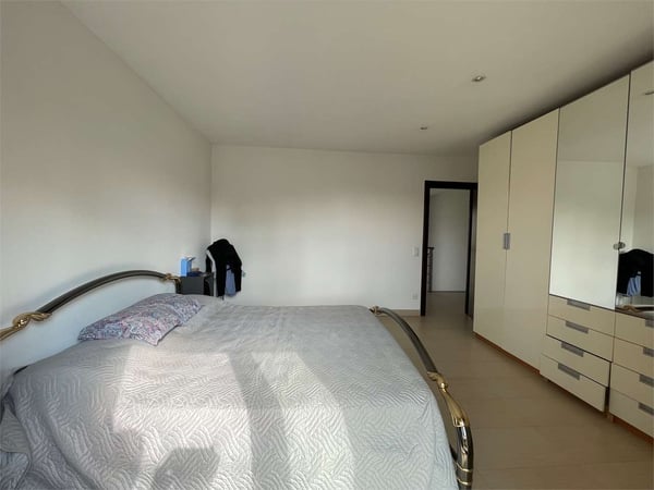 Splendida villa unifamiliare con piscina in zona residenziale a Genest 8