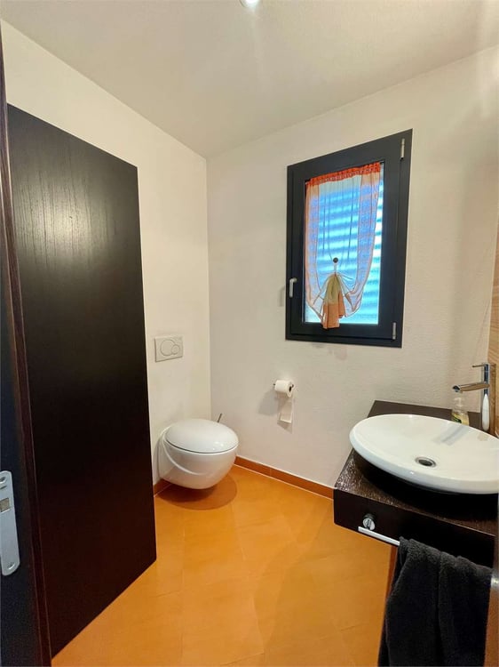 Splendida villa unifamiliare con piscina in zona residenziale a Genest 11