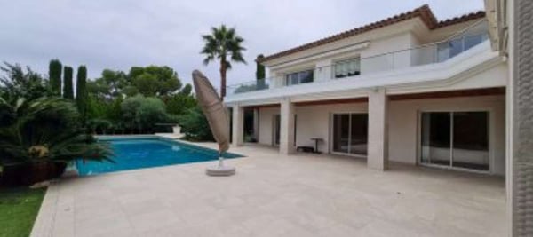 Mougins in un prestigioso golf club, lussuosa villa 2