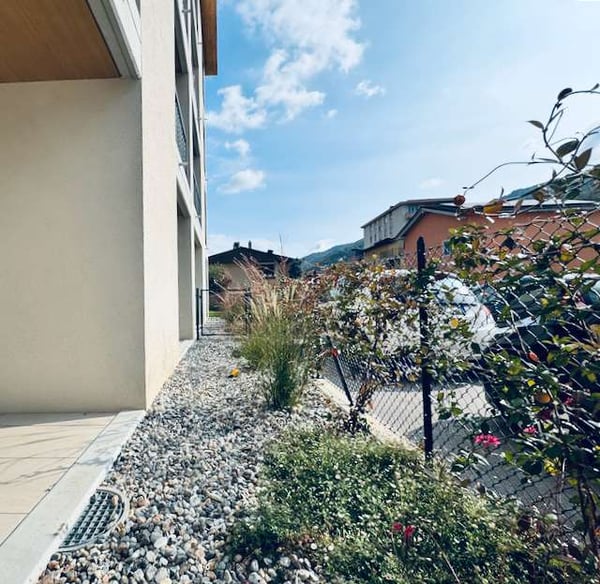 Nuovo e moderno 2.5 locali con giardino 9