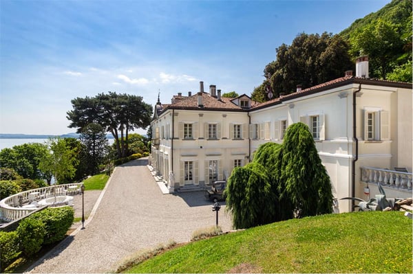 Villa Imperiale sul Lago Maggiore con Parco Storico Spiaggia Privata D 3