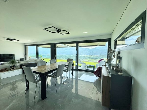 Moderna villa unifamiliare Minergie-P con impianto fotovoltaico e priv 7