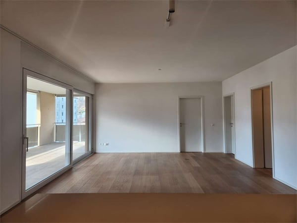 Elegante 3.5 locali moderno con ampio terrazzo e doppi posteggi 7