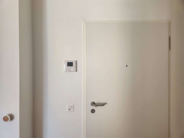 Elegante 3.5 locali moderno con ampio terrazzo e doppi posteggi 2