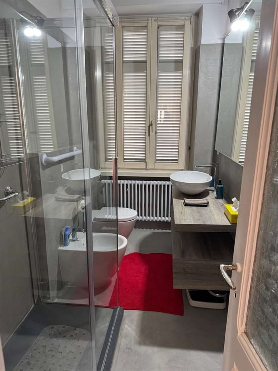 Prestigiosa Villa con giardino a Chiasso vicino al centro città 7