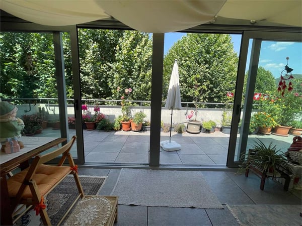 Elegante Attico 2.5 locali con Giardino d'Inverno e terrazza, Agno 4
