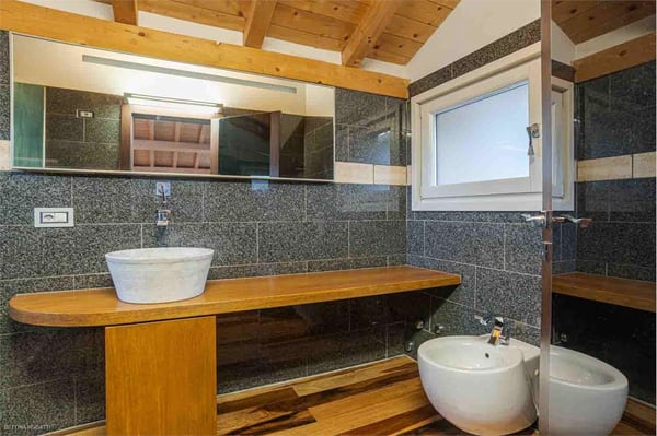 BALERNA | PALAZZINA COMPLETAMENTE RIATTATA - OTTIMA OPPORTUNITÀ A R 11