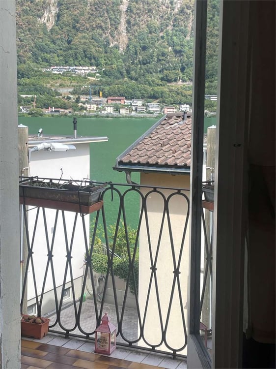 RIVA SAN VITALE - DUE APPARTAMENTI DIRETTAMENTE A LAGO 13