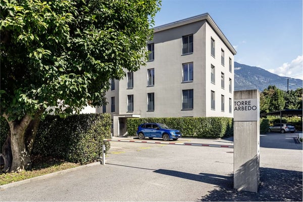 3.5 locali moderno con piscina e vista Alpi - Arbedo 2