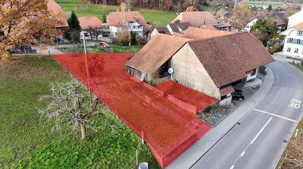 Charmantes Bauernhaus mit Garage und grossem Garten in Mühledorf SO 3