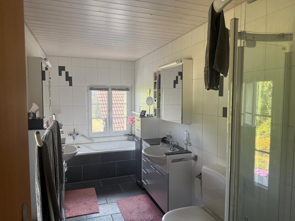 Charmantes Einfamilienhaus mit Garten in ruhiger Lage von Aeschi 11