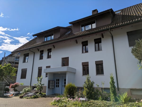 Charmante 3-Zimmer-Wohnung mit Gemeinschaftspool/Sauna und Garage in Dotzigen 2