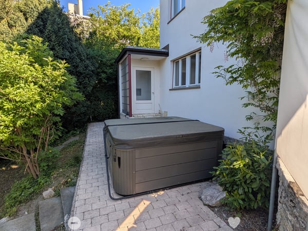 Charmantes Einfamilienhaus in Biel mit grossem Garten, Sauna und Whirlpool 5