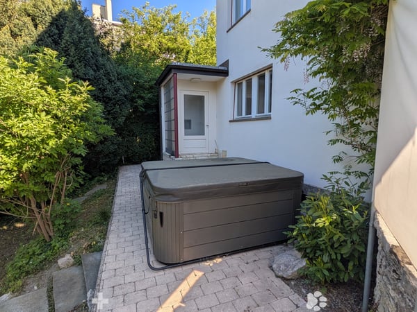Charmantes Einfamilienhaus in Biel mit grossem Garten, Sauna und Whirlpool 5