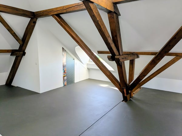 Einzigartiges Loft in historischem Gebäude in Hindelbank 227m2 inkl. 2 EH Plätze 15