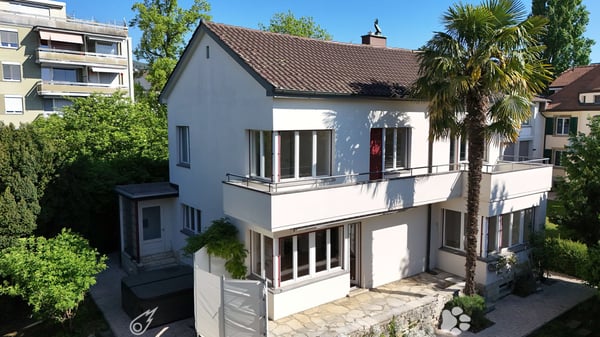 Charmantes Einfamilienhaus in Biel mit grossem Garten, Sauna und Whirlpool 3