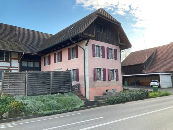 4.5 Zimmer Einfamilienhaus in Büren an der Aare 1