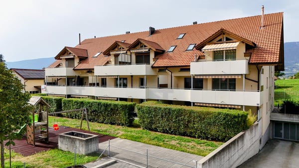 Moderne 3.5 Zimmer-Wohnung in Leuzigen mit grosszügigem Balkon 1