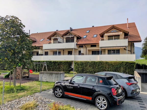Moderne 3.5 Zimmer-Wohnung in Leuzigen mit grosszügigem Balkon 2