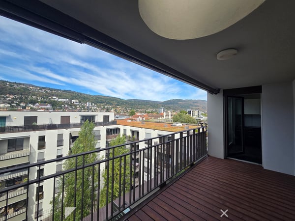 Moderne 2.5-Zimmer-Wohnung mit Stadtblick im 6. Stock in Biel 4